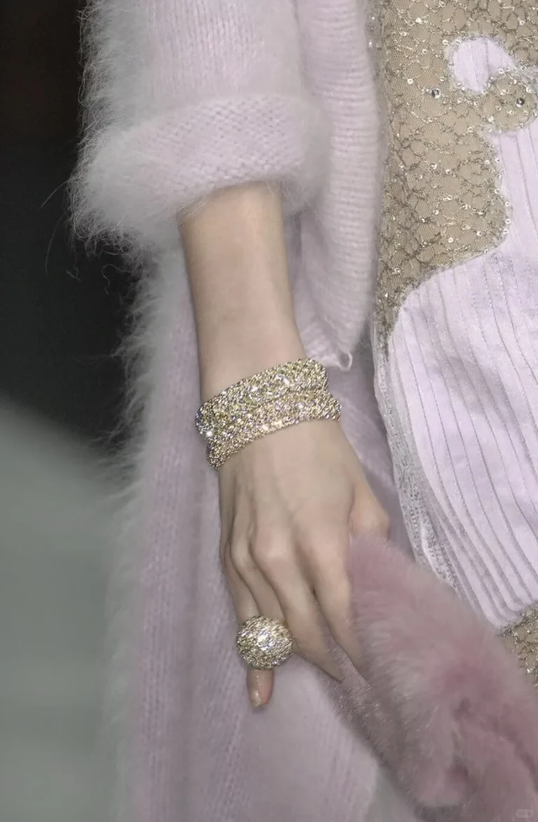 What Is Fashion Accessories? Understanding the Beauty Behind Everyday Style