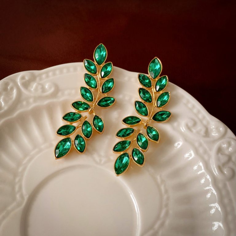 Wholesale Fashion Jewelry vs. Bulk Fashion Jewelry: What Buyers Need to Know in 2026