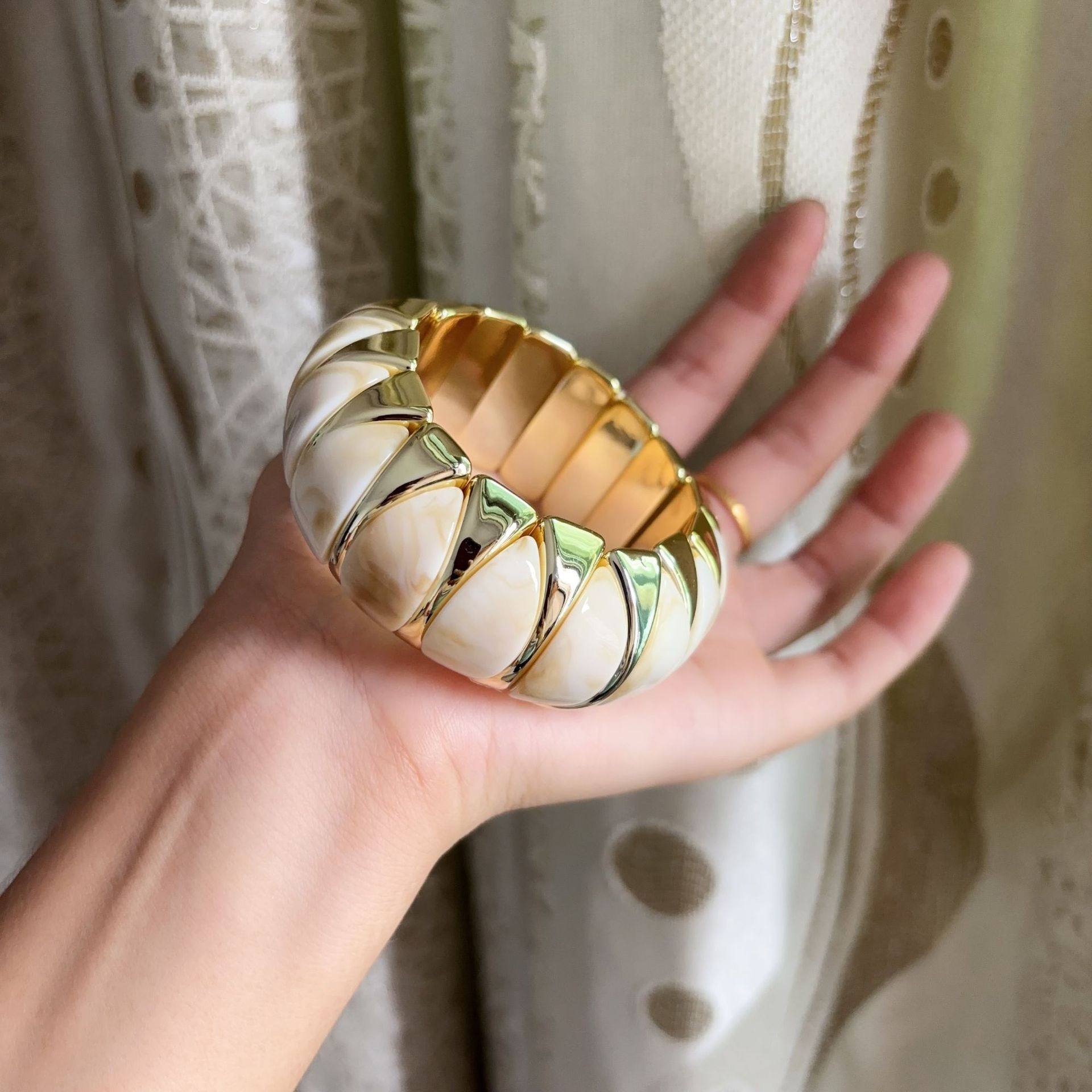 Acrylic bracelet geometric irregular bracelet - Image 2
