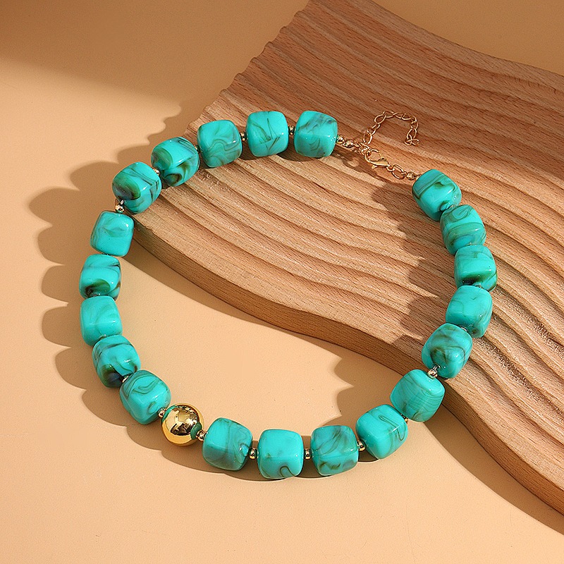 Resin beaded necklace - Image 3